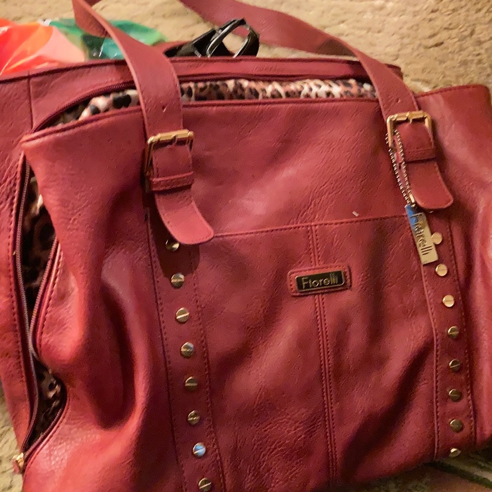 Beau sac haut de gamme plein de place